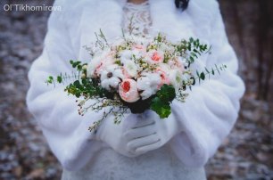 Пушистый зимний букет невесты
